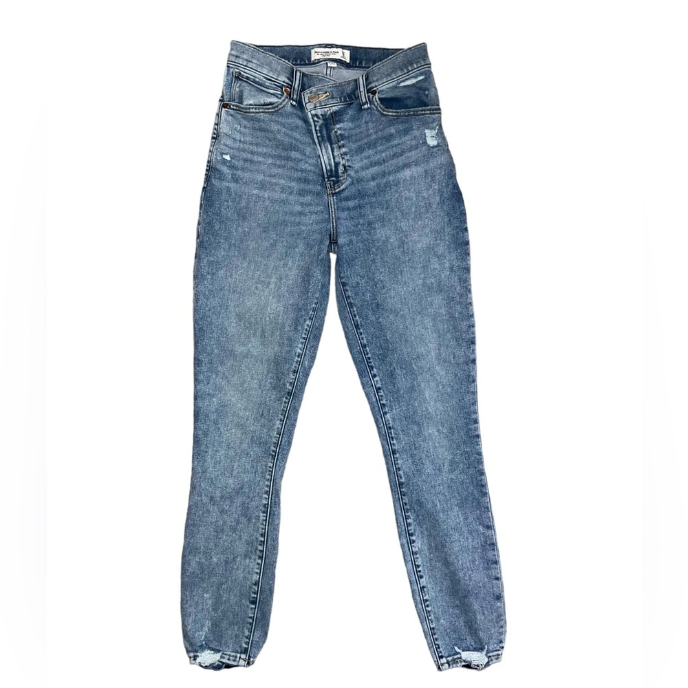 Abercrombie & Fitch Women’s Skinny Jeans - Medium Blue Wash